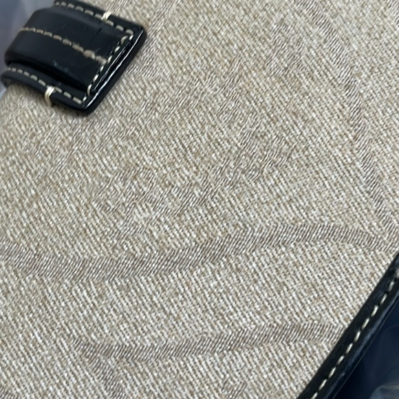 Dooney & Bourke Fabric and Leather Wristlet Clutch Coin Purse Buckle - Picture 15 of 15